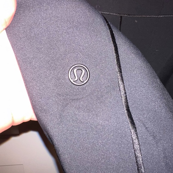 Lululemon Athletica Glyde Along Black Softshell Hooded Rain Jacket Size 8 EUC - Picture 4 of 5